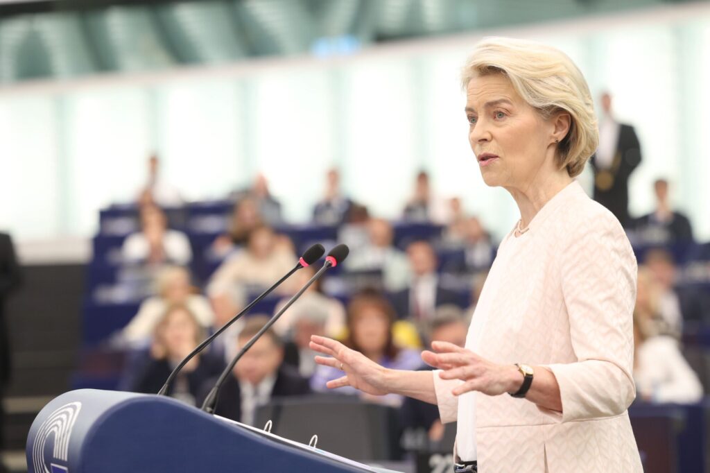 Ursula von der Leyen presenterer i EU-parlamentet