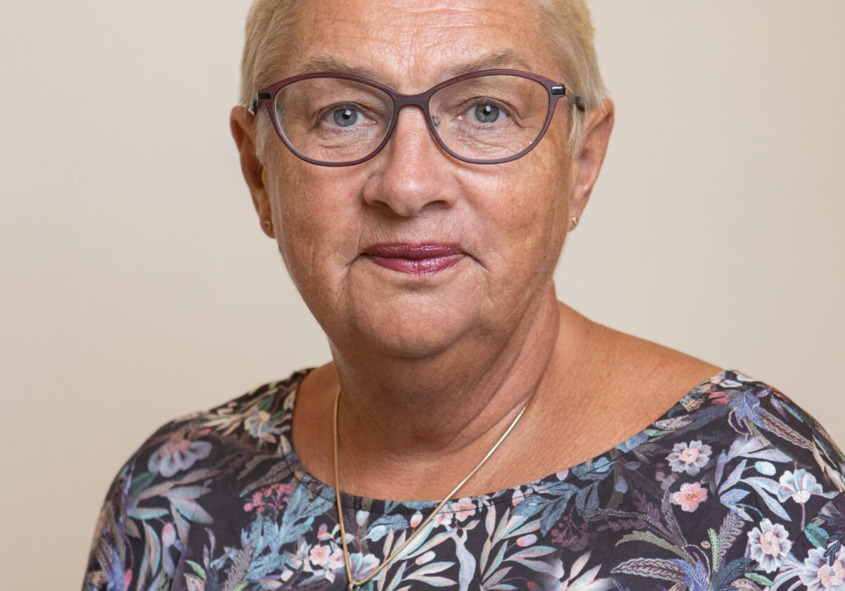 .kirsten-indgjerd-vardal1-1 .kirsten-indgjerd-vardal1-1